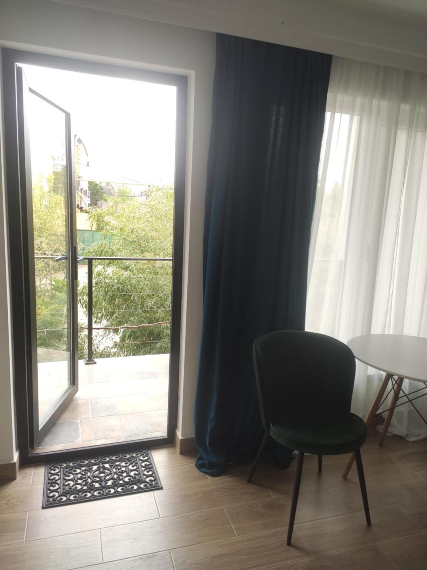 Family Нotel Banuri Kutaisi Exterior foto