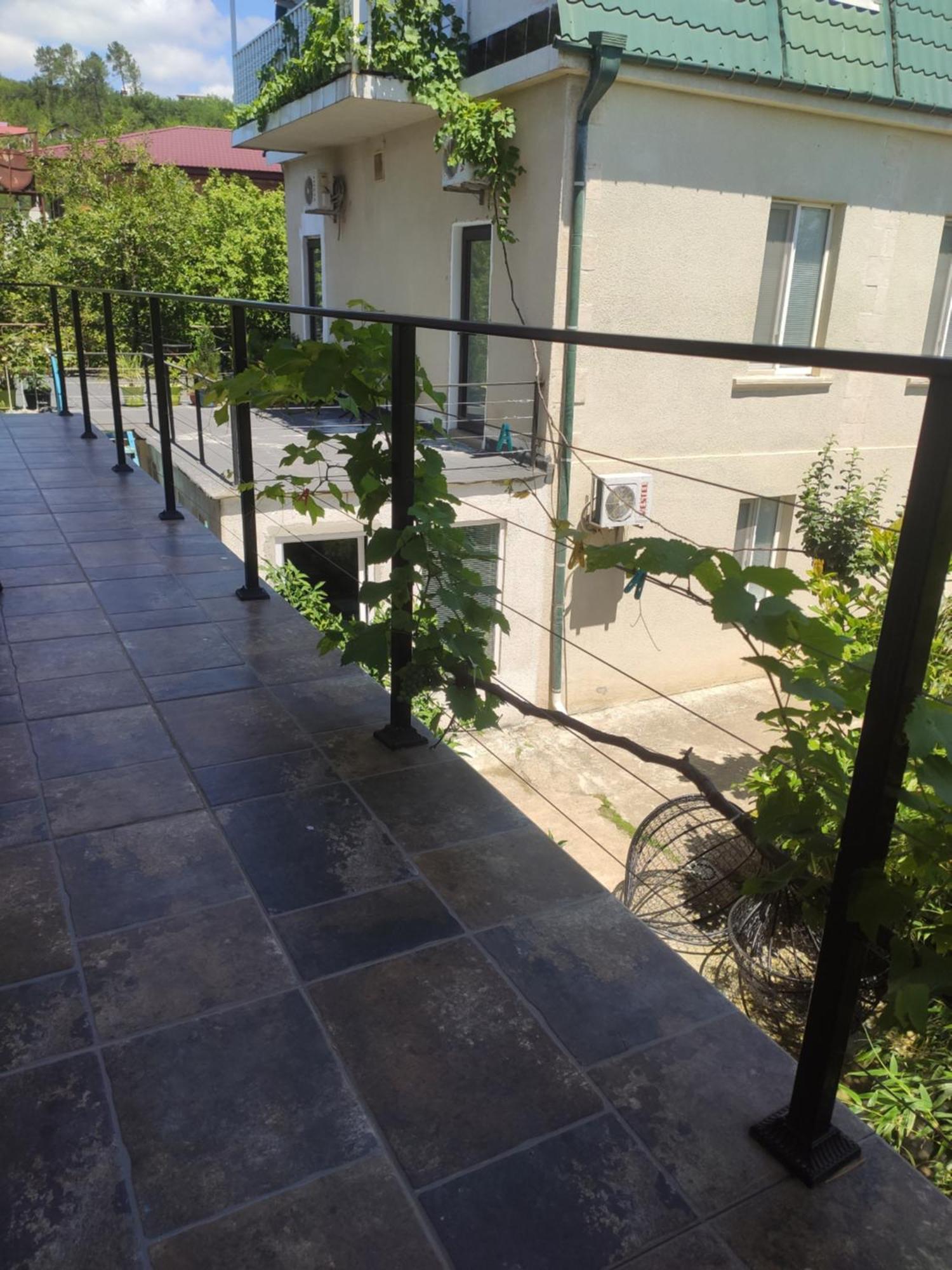 Family Нotel Banuri Kutaisi Habitación foto